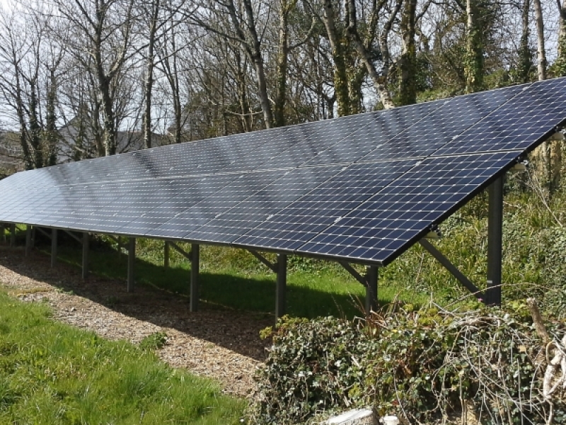 Mono pole groundmounted system for Solar Panels